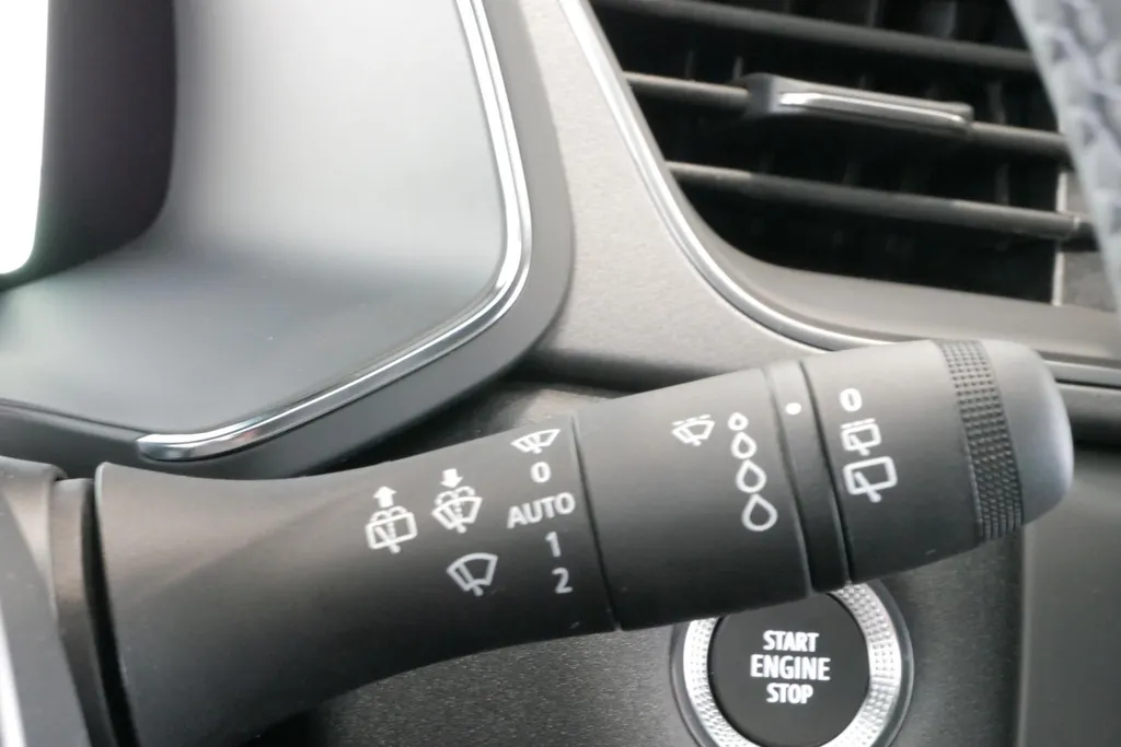 Renault Captur 1.8 E-Tech full hybrid 160 techno | Profiteer nu van €2.500,- Zeeuw & Zeeuw voorraadkorting | Uit voorraad leverbaar op is op