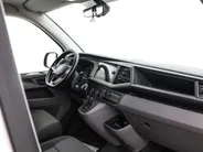 Volkswagen Bedrijfswagens Transporter 2.0 TDI 150pk DSG L1H1 28 · Apple/Android Car Play · Afneembare Trekhaak · Cruise Control · Airco · Navigatie · Parkeersensoren ·