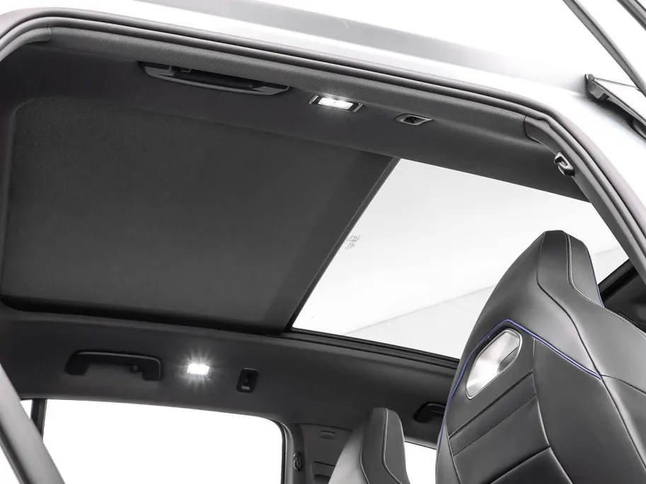 Volkswagen Tiguan 1.5 eHybrid 204pk DSG R-Line Edition · Panoramadak · 360 Camera · Inklap. Trekhaak · Matrix LED · Stuur- & Stoelverwarming + Massage · Achterbank verwarmd · Garantie t/m 09-10-2030 of 100.000km
