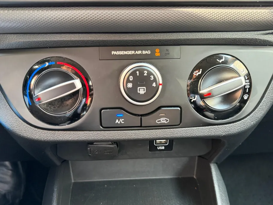 Hyundai i10 1.0 Comfort Smart | All-season banden | Navigatie | Achteruitrijcamera | Airco | Apple Carplay/ Android auto |