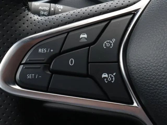 Mitsubishi Colt 1.6 HEV Intense+ Adaptive Cruise | Keyless | All Seasons