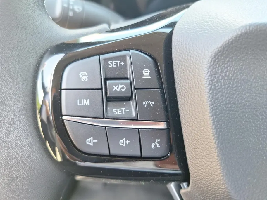 Ford E-Transit Courier Limited 44 kWh | Driver assistancepack | Winterpack | Trekhaak | Led laadruimteverlichting | Climate Control | Verwarmbare stoelen | Camera | 17' Lichtmetaal |te bestellen