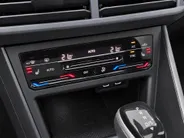 Volkswagen Taigo 1.0 TSI 110pk DSG R-Line · Camera · Panoramadak · P-Sensoren · Stoelverwarming · Apple/Android Car Play · 18'' Inch ·