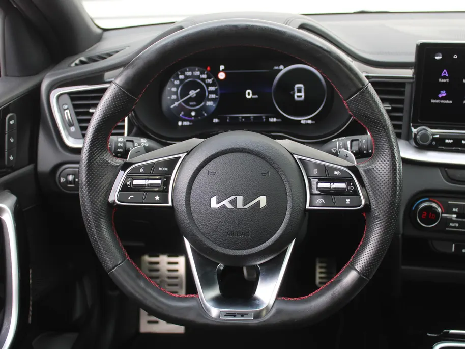 Kia ProCeed 1.6 T-GDI GT | 204PK! | Stuur-/stoelverwarming | Schuifdak | Camera | Stoelgeheugen | LED | Dodehoek detectie | Zeer nette auto | 1e eigenaar |