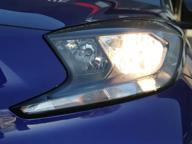 Toyota Aygo X 1.0 CVT Pulse Bi-tone Automaat | AllSeasons | Stoelverwarming