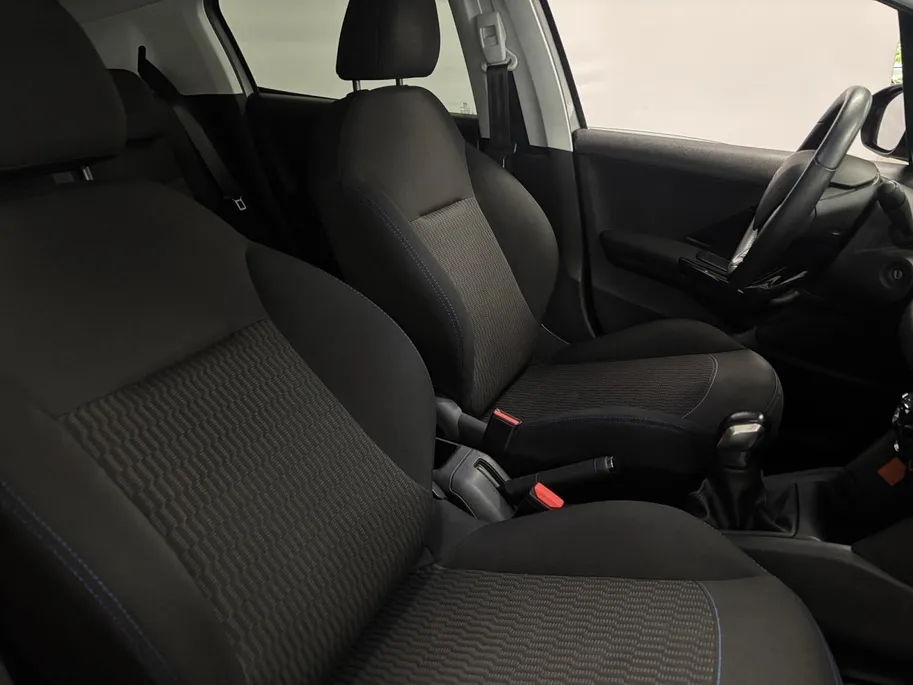 Peugeot 208 1.2 PureTech Active AIRCO CRUISE CONTROLE PARKEERSENSOREN LM VELGEN 5 DEURS BLUETOOTH ZEER MOOIE AUTO 12 MAANDEN GARANTIE