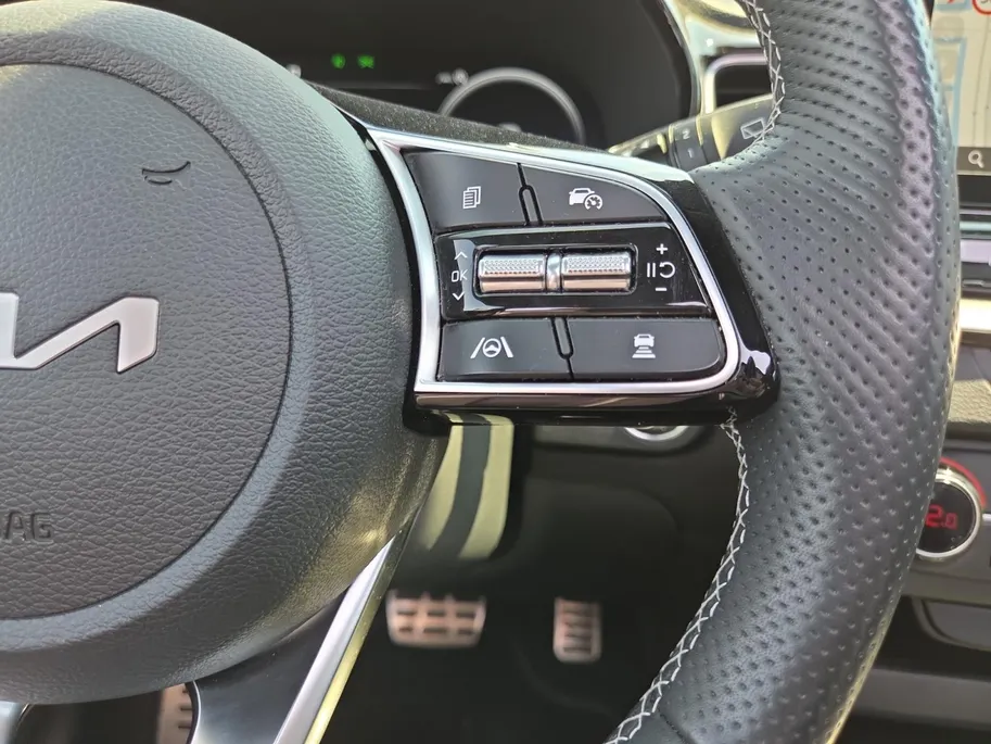 Kia Ceed 1.5 T-GDi GT-PlusLine Automaat | 140 PK | Schuif-kanteldak | JBL | Elektr. verstelbare bestuurdersstoel met geheugenfunctie |  18' lichtmetalen velgen | Dodehoek detectie  | Metallic lak | Fabrieksgarantie t/m 8-4-2032 + 3x 1 jaar*  | NAP
