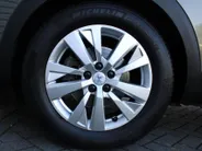 Peugeot 5008 1.2 PureTech Blue Lease Executive | Navi | Airco | 7 zits | Cruise | Camera | 17" LM |