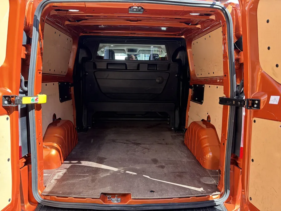 Ford Transit Custom 320 2.0 TDCI L2H1 Limited Trekhaak!