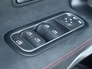 Mercedes-Benz A-Klasse 180 AMG Line l Panorama dak l Keyless entry l Achteruitrij camera l Stoelverwarming
