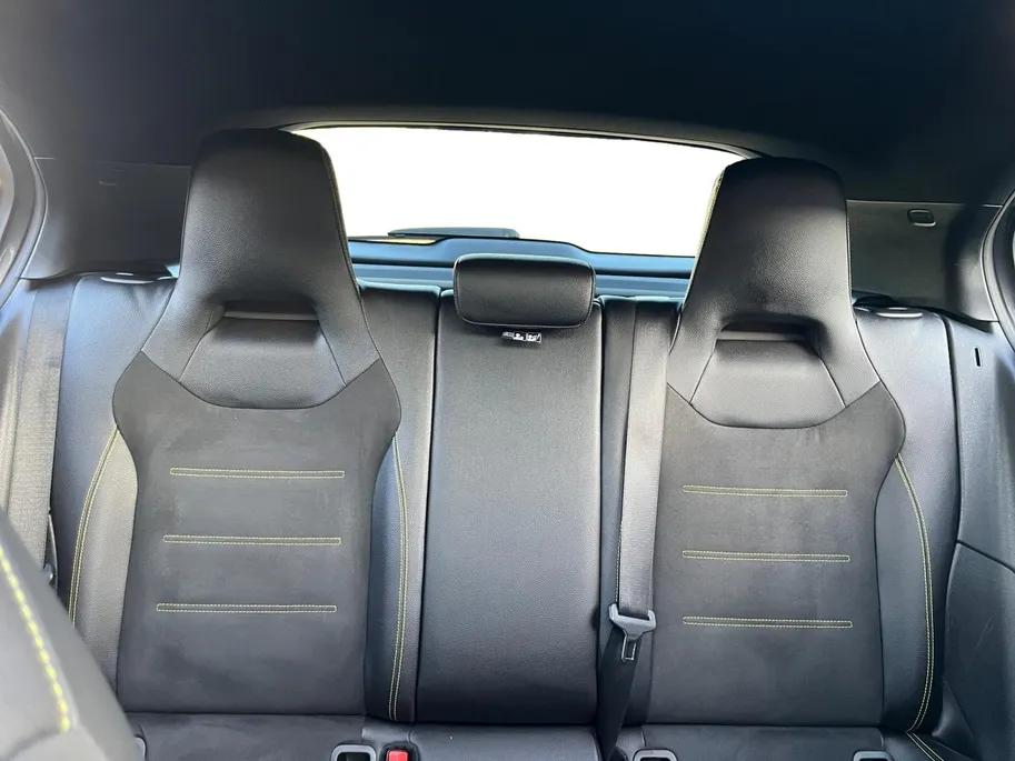 Mercedes-Benz A-Klasse 250 Premium Plus | AMG Pakket | Panoramadak | Achteruitrijcamera | Stoelverwarming | 12 maanden garantie! |