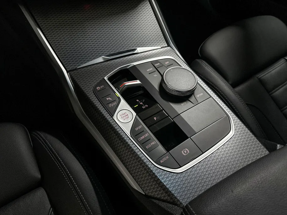 BMW 3 Serie Sedan 320i l M-Sport