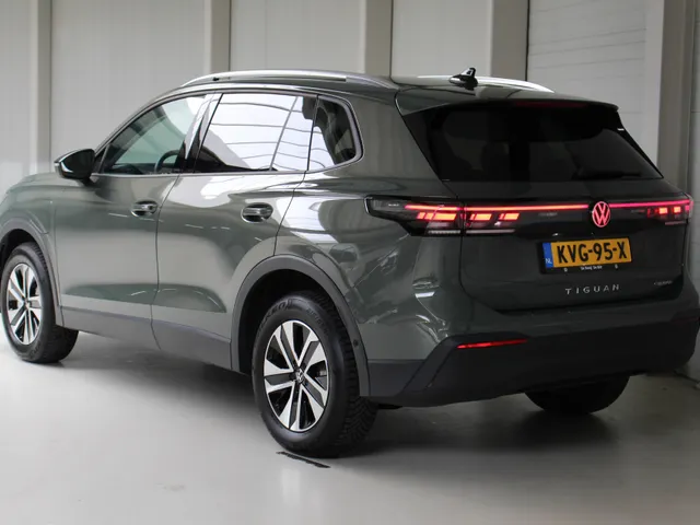 Volkswagen Tiguan 1.5 eHybrid Life Energy Edition Navigatie | 360 Camera | Head Up Display | Keyless | Led Plus Light | Trekhaak