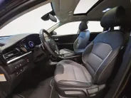 Kia e-Niro DynamicPlusLine 64 kWh | 1e Eigenaar | Accu 100% | Dealer onderhouden | Cruise Control Adaptief | Schuif/Kantel dak | Stoelverwarming | Apple Carplay/Android Auto | Camera | Fabrieksgarantie | NAP
