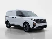 Ford E-Transit Cour. Trend 44 kWh | 0,99% Financial lease ! |Nieuw te bestellen | Trekhaak | Winterpack | Camera | Climate Control | Reservewiel | Apple Carplay&Android Auto | Parkeersensoren | Cruisecontrol |