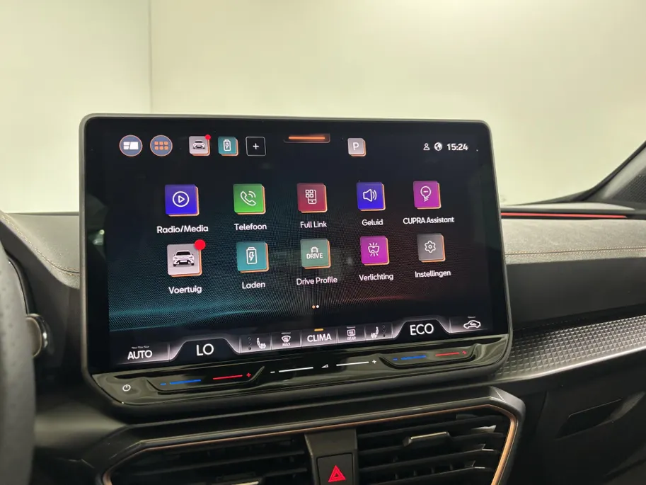 CUPRA Formentor 1.5 - 204PK TSI e-Hybrid Business Automaat | NIEUWE AUTO | Elektrisch Wegklapbare Trekhaak | Schuif/Kantel Dak | Digital Cockpit | Camera | Parkeersensoren | Stoelverwarming | Stuurwielverwarming | Apple CarPlay/Android Auto |
