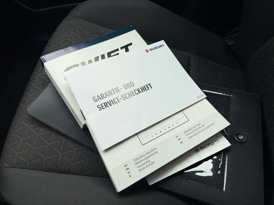 Suzuki Swift 1.2 Select Smart Hybrid 82PK | All Season banden | Navigatie | Climate Control | Adaptive Cruise Control | Achteruitrijcamera | Parkeersensoren achter | Stoelverwarming |