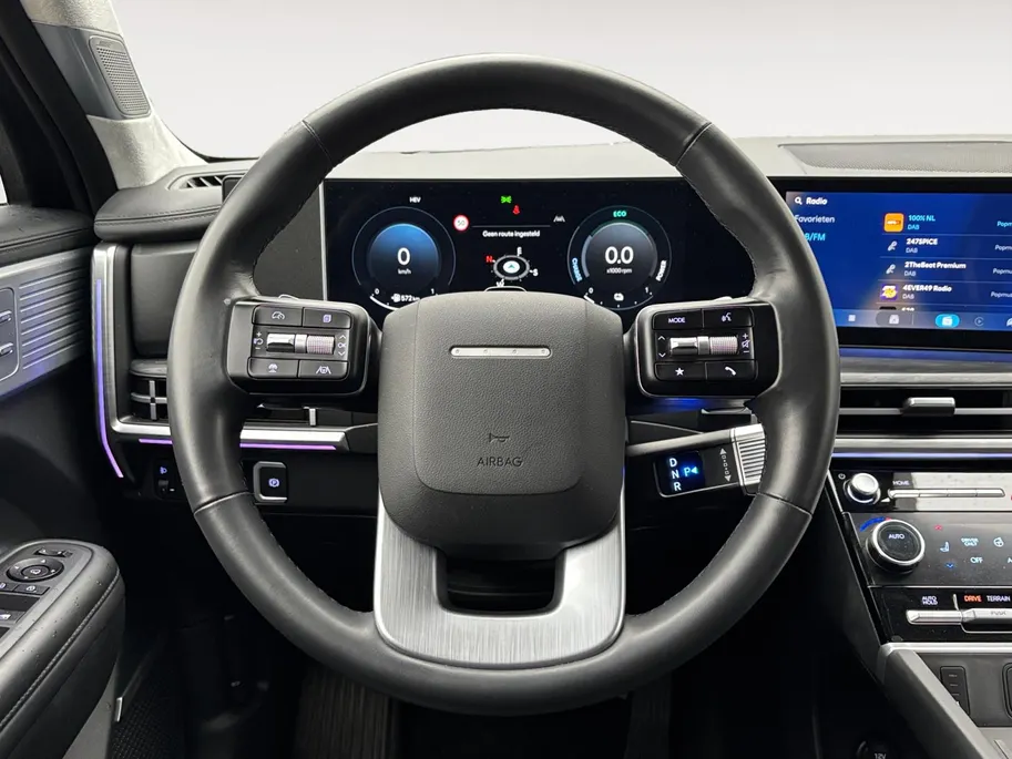 Hyundai Santa Fe 1.6 T-GDI PHEV Premium Plus 4WD 7p | Uniek Two Tone wrap Z-Signing | LED koplampen | Bose Audio | All Season banden | Lederen bekleding | NU Rijklaarprijs! Incl.12 Maanden, APK, Onderhoudsbeurt etc! Premiumpakket gratis!