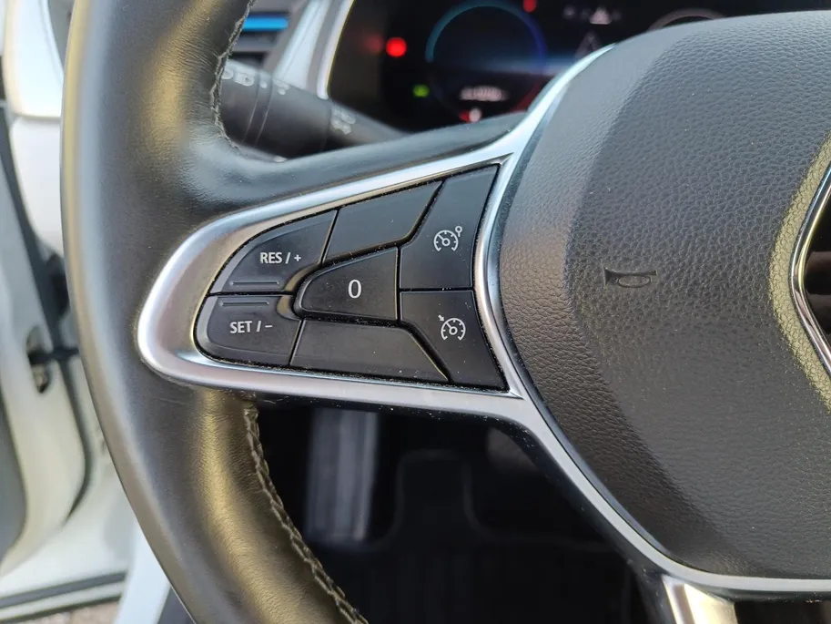 Renault Captur 1.6 E-Tech Plug-in Hybrid 160 Edition One | Navigatie | Parkeercamera | Two-tone kleur |