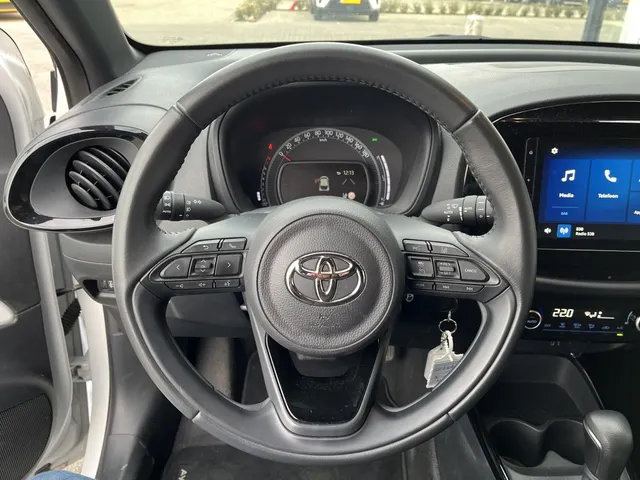 Toyota Aygo X 1.0 VVT-i S-CVT Pulse Bi-Tone