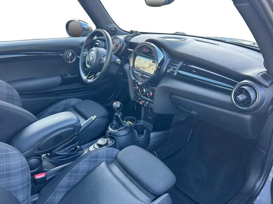 MINI 3-Deurs 1.5 Cooper , Chili Business Hele gave uitvoering! PRIJS RIJKLAAR incl. 12 Maanden garantie!