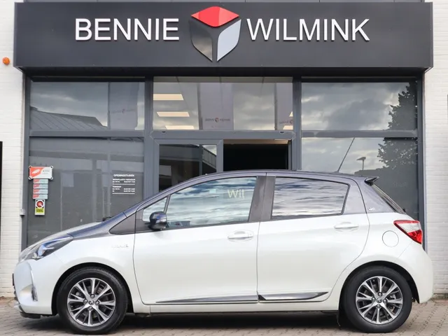 Toyota Yaris 1.5 Hybrid Y20 Exclusive Bi-tone Cruise | Camera |Navi