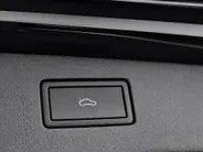 Volkswagen Tiguan 1.5 eHybrid 272pk DSG R-Line Business · Trekhaak · Panoramadak · Dodehoeksensoren · Apple/Android Car Play · Camera · Garantie t/m 23-08-2028 of 100.000km