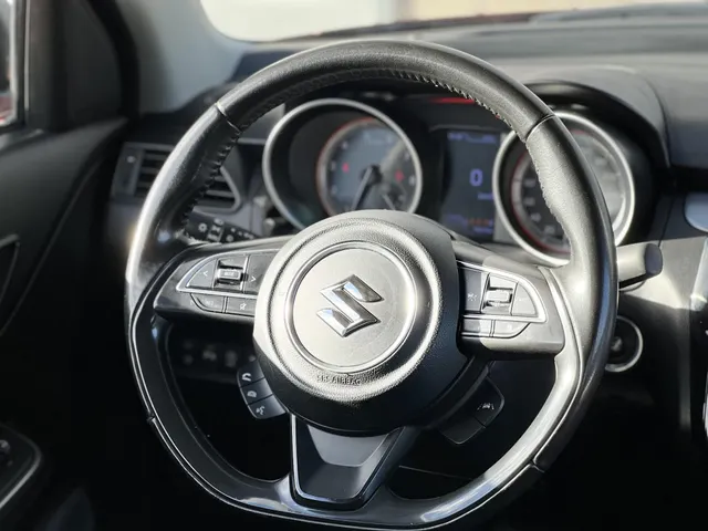 Suzuki Swift 1.2 Style Smart Hybrid | Apple Carplay & Android Auto | 16' Lichtmetalen Velgen | Climate Control | Navi