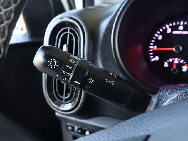 Kia Picanto 1.0 MPi DynamicLine | Camera | Navigatie