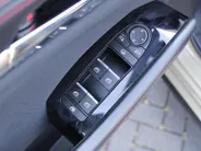 Mazda 3 2.0 e-SkyActiv-X M Hybrid 186 Homura | Stoelverwarming | Camera | Dodehoek detectie | HUD | 18' LM | LED | Cruise adapt. |