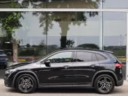 Mercedes-Benz GLA 200 Business Solution AMG l Trekhaak l Keyless l Panoramadak l Ambiente lichtpakket