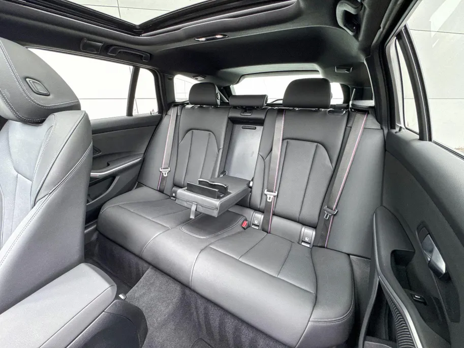 BMW 3 Serie Touring 330e