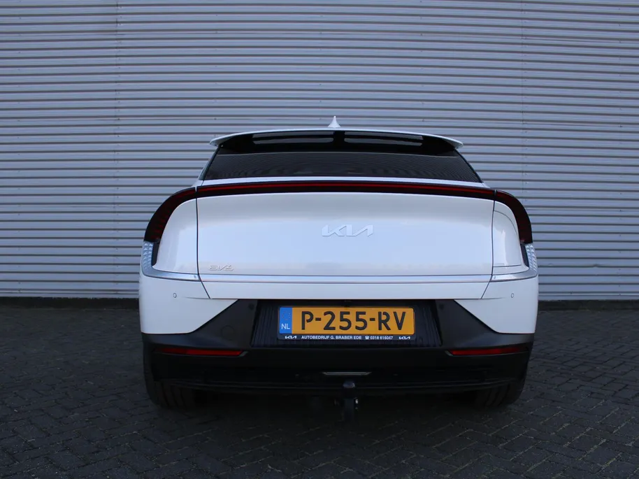 Kia EV6 Air 58 kWh | Trekhaak | 20' LM | Stuur-/stoelverwarming | Camera | Navi | Cruise adapt. | Dodehoek detectie |