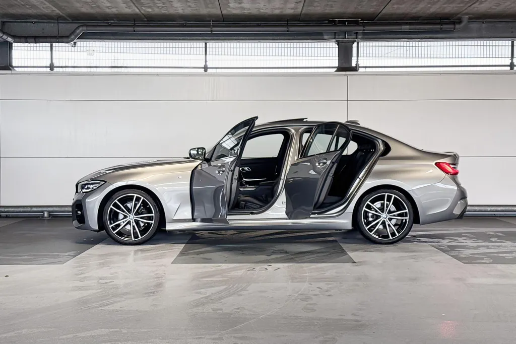 BMW 3 Serie Sedan 320i High Executive M-Sport