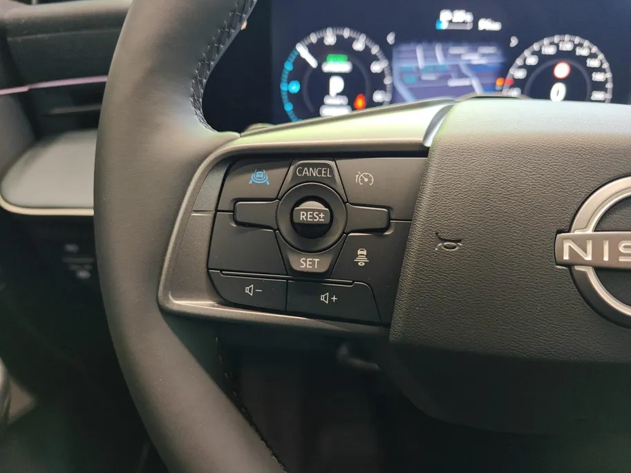 Nissan Leaf Evolve 75 kWh | NISSAN MORE 10 JAAR GARANTIE | 622 KM WLTP | 2500 EURO INRUILPREMIE | SNEL RIJDEN | BOSE | RONDOM CAMERA | CARPLAY |