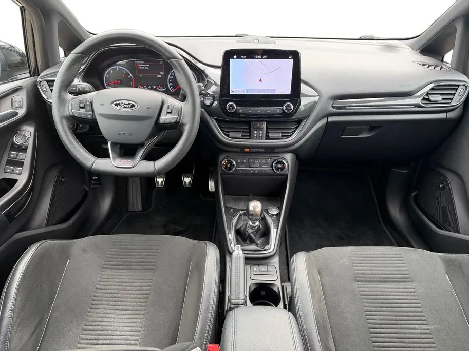 Ford Fiesta 1.5 EcoBoost ST-3 | Volledig dealer onderhouden | NL auto | Winter pack | BLIS | Parkeersensor achter | Achteruitrijcamera | B&O audio | Apple carplay & Android auto | 18' lichtmetalen velgen | Bovag garantie |