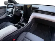 Ford Capri Premium Extended Range AWD 79 kWh 340pk | Direct Leverbaar | €3.500,- Ready Set Ford Bonus | 560km WLTP Rijbereik | Trekhaak | 1200kg Trekgewicht | Panoramadak | Gratis Warmtepomp t.w.v. €1.200,- | 360 Graden Camera | HUD