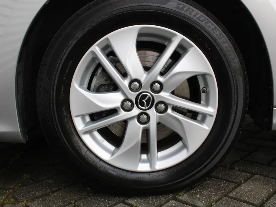 Mazda 2 Hybrid 1.5 Agile | Comfort pakket | 15' LM | Stoelverwarming | Apple Carplay/Android Auto |