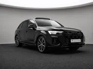 Audi Q7 55 TFSI e quattro Pro Line S 394 PK ·Leder bekleding · Assistentie. plus, remote park · Head-Up display · Glazen panorama dak · Bang & Olufsen