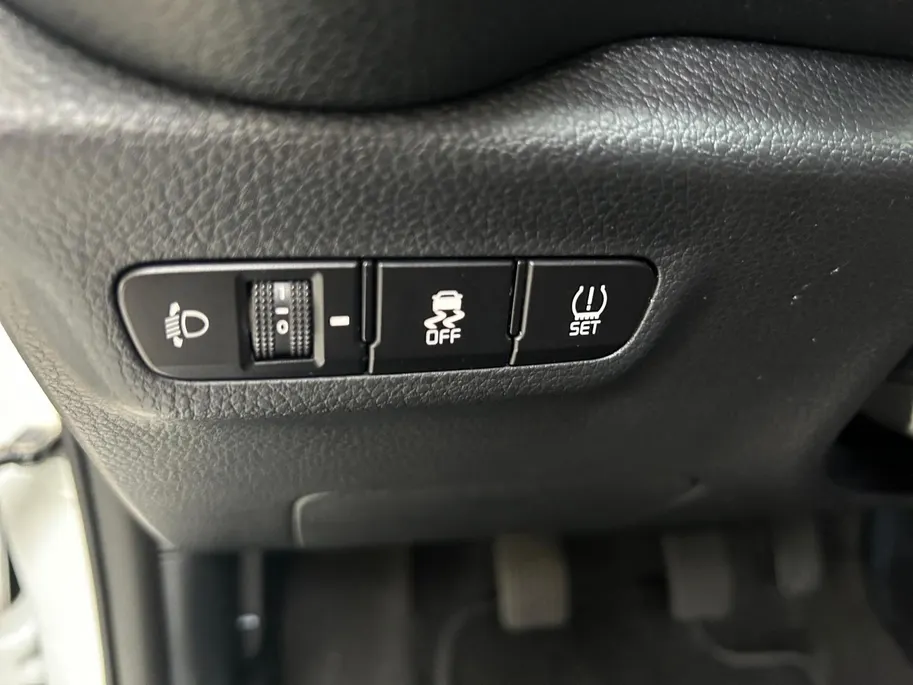 Kia Picanto 1.0 MPi DynamicLine | Apple Carplay / Android Auto | Navigatiesysteem | Cruise Control | Airco | Lichtsensor | 14' Lichtmetalen velgen | Camera Achter