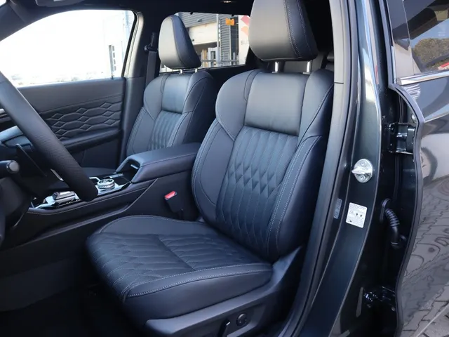 Mitsubishi Outlander 2.4 PHEV Instyle | Schui/Kantel Dak | Stoel Verwarming/Ventilatie | 1.600 KG Trekgewicht |