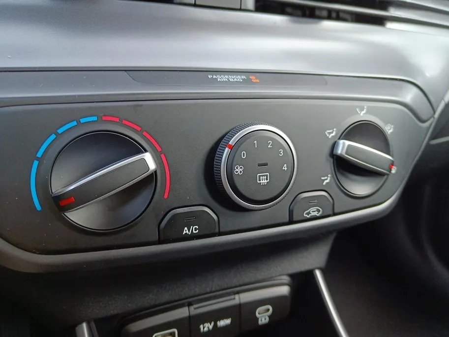 Hyundai i20 1.0 T-GDI Comfort | Navigatie | Parkeercamera | Lichtmetalen velgen |