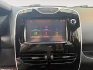 Renault Clio Estate 0.9 TCe Limited | Camera | Parkeersensoren | Bluetooth | Navigatie | All Season Banden | Dealer Onderhouden | 12 Maanden BOVAG Garantie