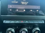 Renault Clio 1.6 E-Tech Full Hybrid 145 esprit Alpine AUTOMAAT NAVI AIRCO CAMERA APPLE CARPLAY ANDROID AUTO ADAPTIEVE CRUISE CONTROLE 9.3 INCH SCHERM ZEER MOOIE AUTO DEALER ONDERHOUDEN