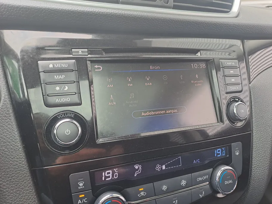 Nissan QASHQAI 1.3 DIG-T Design Edition | Automaat | Trekhaak | Pano Dak | Navi | Cruise | Camera | Apple Carplay/Android Auto | Stoel verrw.