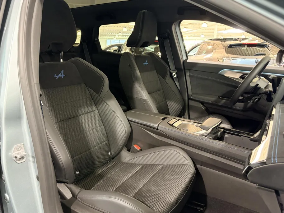 Renault Espace 200PK E-Tech Full Hybrid Esprit Alpine 7p. AT | 7 Zitplaatsen | 360 Camera | Elektrische Klep | Solarbay Panoramadak | Elektrische Stoelen | Stoelverwarming | Apple CarPlay/Android Auto | Matrix LED Koplampen |