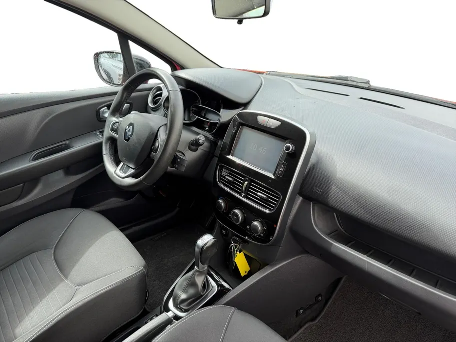 Renault Clio Estate 1.2 TCe Limited | Automaat | Navigatie | Bluetooth | Airco | Parkeersensoren | Cruise Control | 12 Maanden BOVAG Garantie