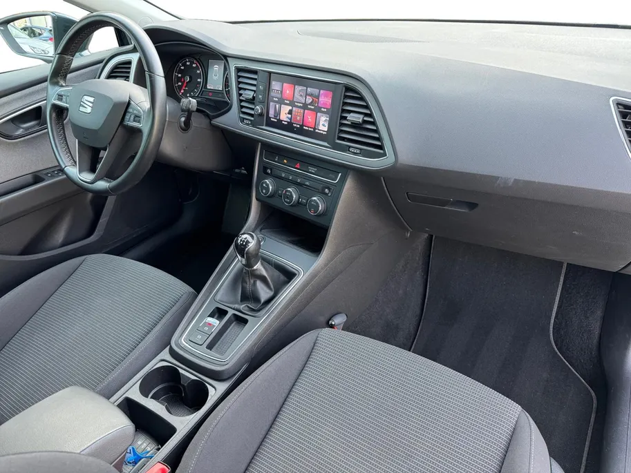 SEAT Leon ST 1.0 TSI Style Ultimate Edition | NL auto | 1e eigenaar | Navigatie | Apple carplay & Android auto | Parkeersensoren voor en achter | Achteruitrijcamera | 16' lichtmetalen velgen | Adapt. cruise control | Bovag garantie |