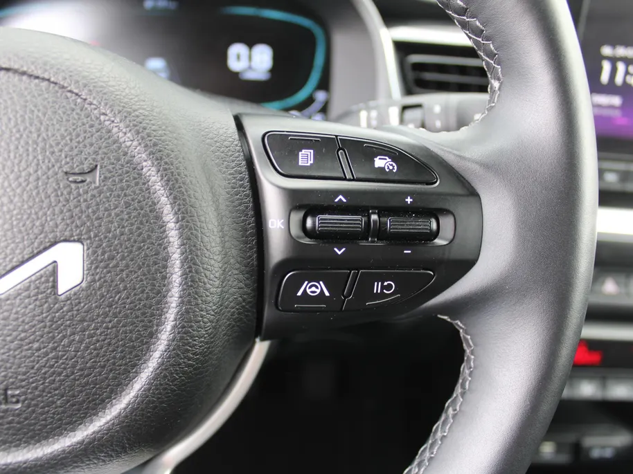 Kia Stonic 1.0 T-GDi MHEV DynamicPlusLine | Stuur-/stoelverwarming | Camera | Clima | Cruise | 16' LM | Navi | LED | Keyless |