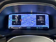 Renault Captur 145PK E-Tech full hybrid techno Automaat | 1ste Eigenaar | Google Built-in | Apple Carplay/Android Auto | Camera | Parkeersensoren | Lichtmetalen Velgen | LED Lampen | Digitale Cockpit | Licht & Regen Sensor | Armsteun |